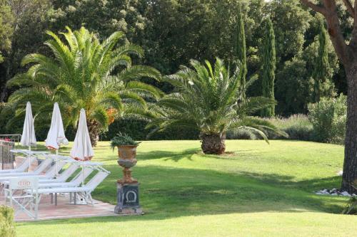 Hotel Villa Les Rosiers Grimaud Exterior photo