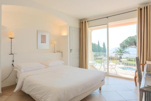Hotel Villa Les Rosiers Grimaud Exterior photo