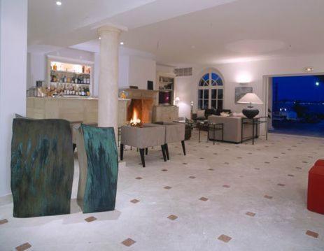 Hotel Villa Les Rosiers Grimaud Exterior photo